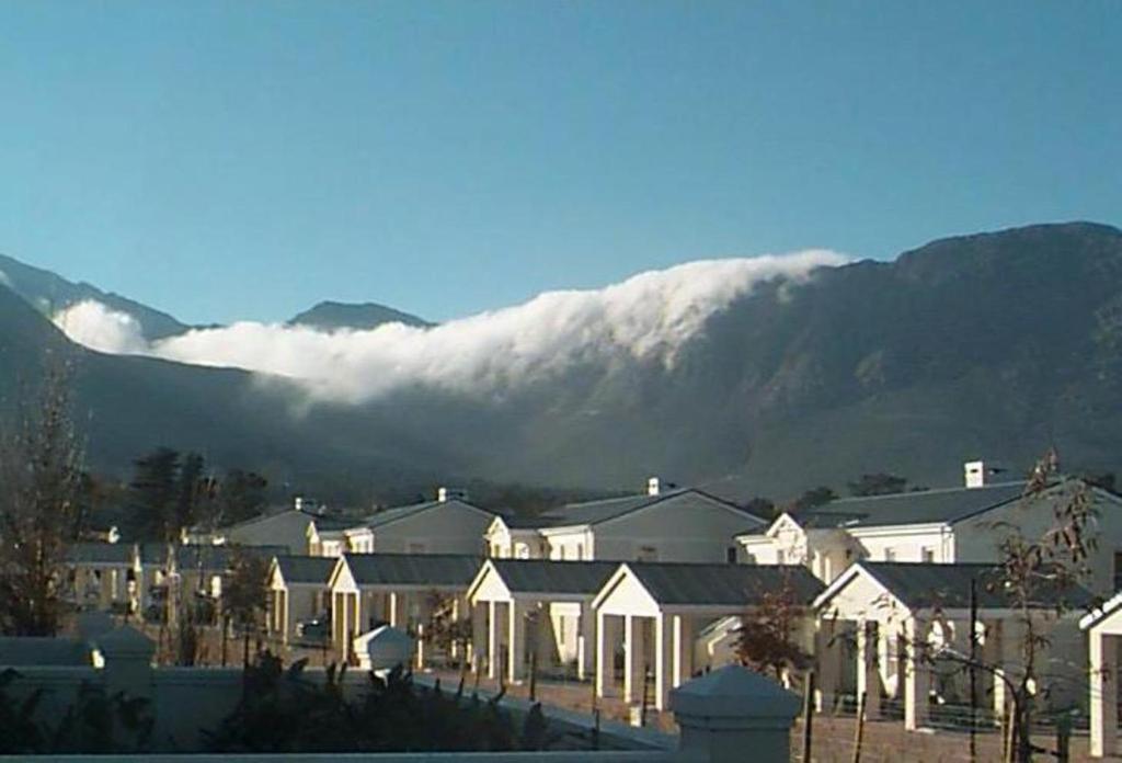 Franschhoek Travellers Lodge Exterior photo